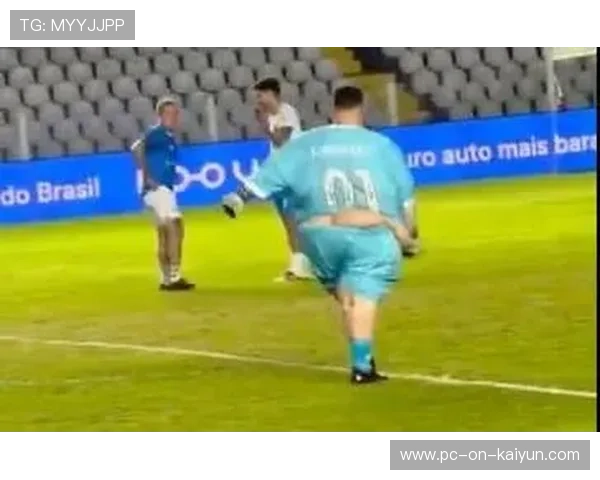 内马尔在慈善赛中临时承担主持,幽默风格圈粉无数 内马尔在慈善赛中临时承担主持,幽默风格圈粉无数