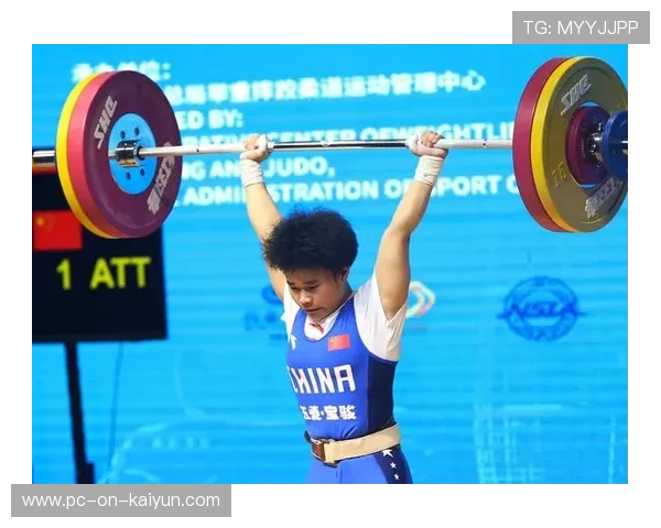 大力士比赛举石项目展示惊人力量