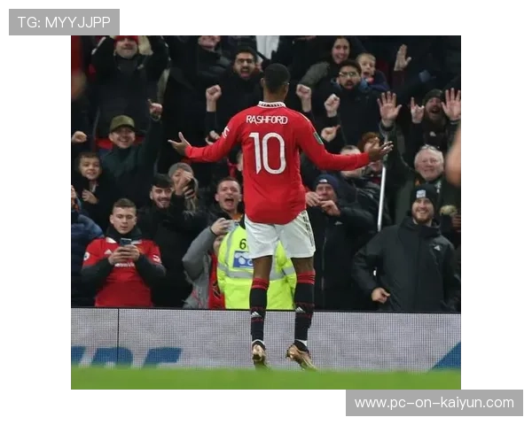 曼联任意球战术突然奏效,拉什福德直接破门 曼联任意球战术突然奏效,拉什福德直接破门